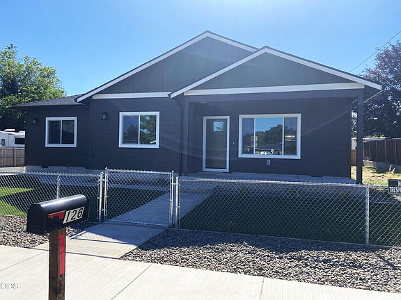 2nd image of 126 Lorraine Ave
