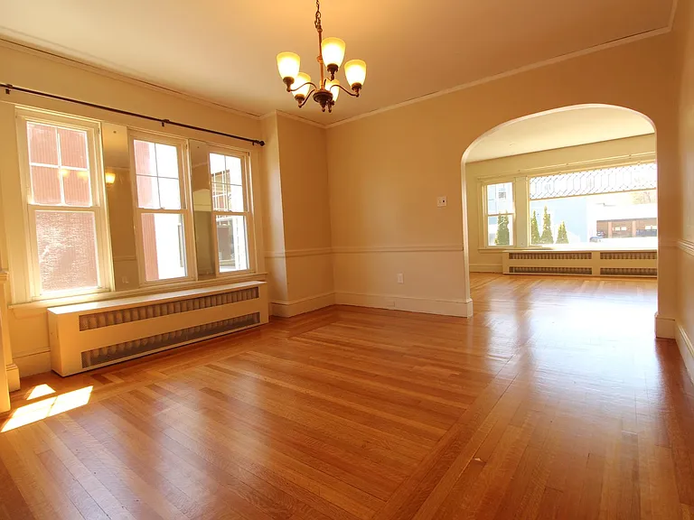 359 Deering Ave — Photo 4