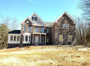 707 Utterback Store Rd, Great Falls, VA 22066