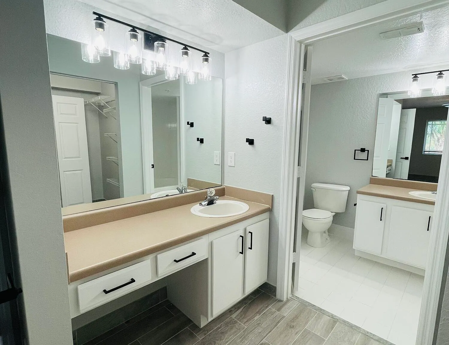 2 bed, 2.0 bath, 1033 sqft, $1,900 — Photo 4