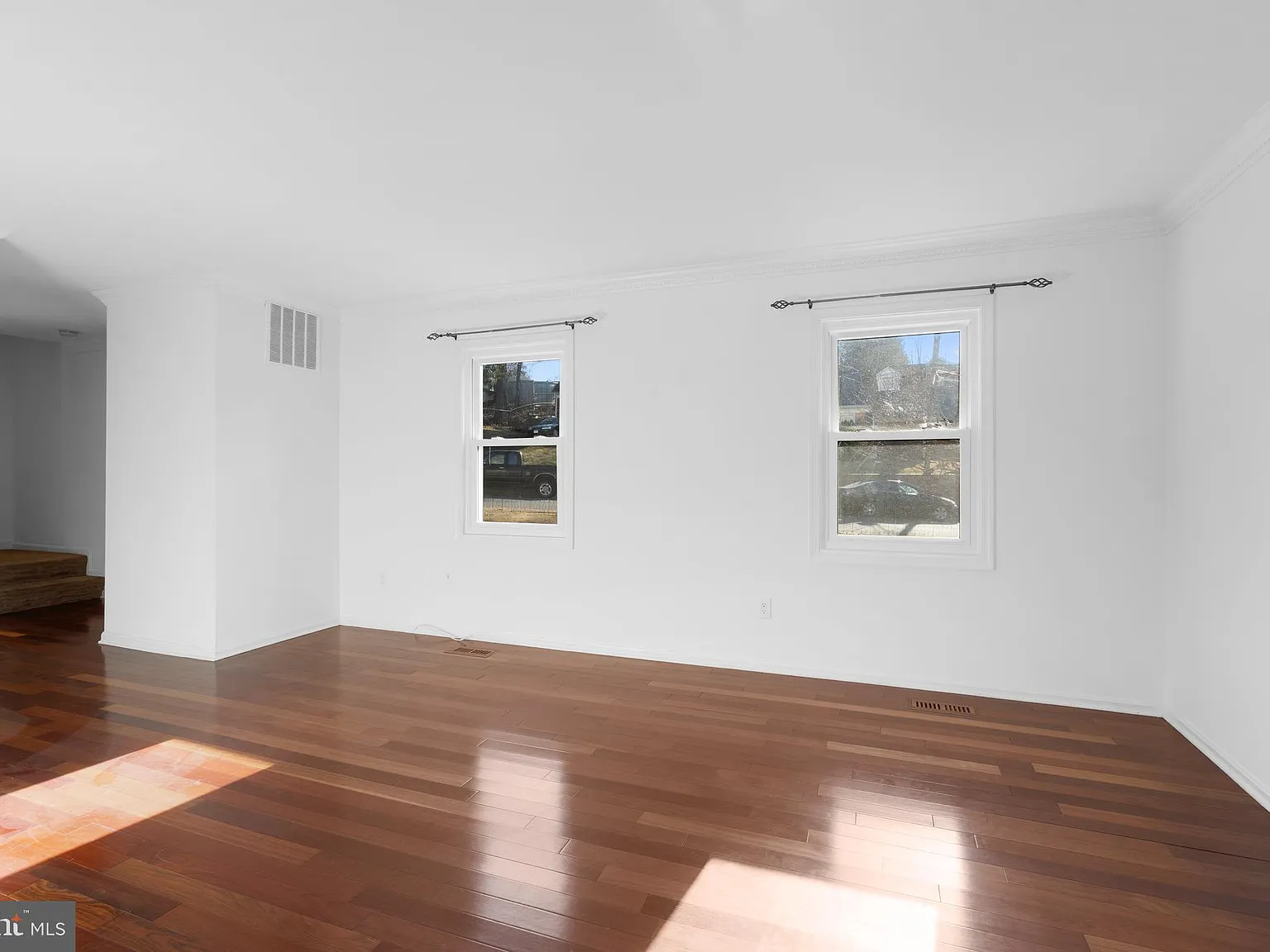 4 bed, 3.5 bath, 2262 sqft, $3,500 — Photo 3
