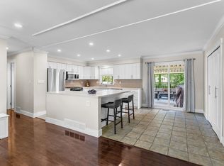1949 Taylor St, Pt Coquitlam, BC V3C 4M1