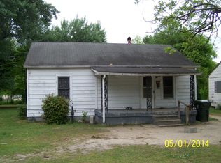 614 E Vance St, Laurinburg, NC 28352