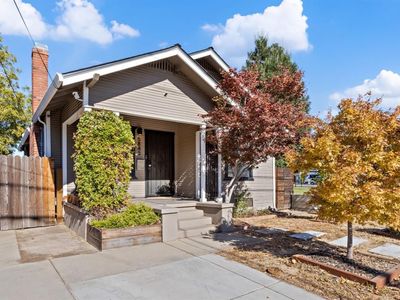 5843 Broadway, Sacramento, CA, 95820
