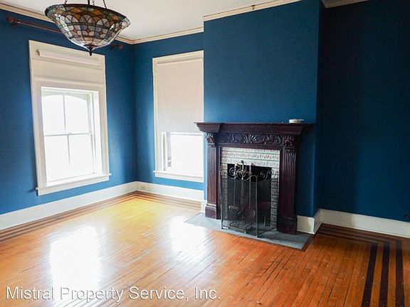 2nd image of 244 Grand St APT 4