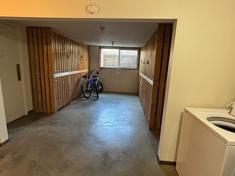 2727 S Sterling Ave #G — Photo 29