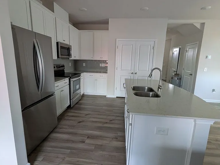 266 E Compass Way — Photo 6