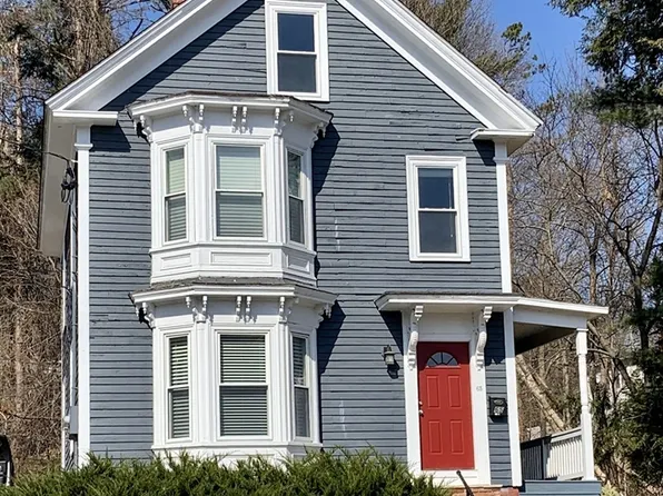 65 Houghton St, Hudson, MA 01749