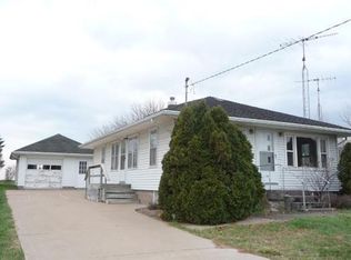 3015 N Percival St, Hazel Green, WI 53811