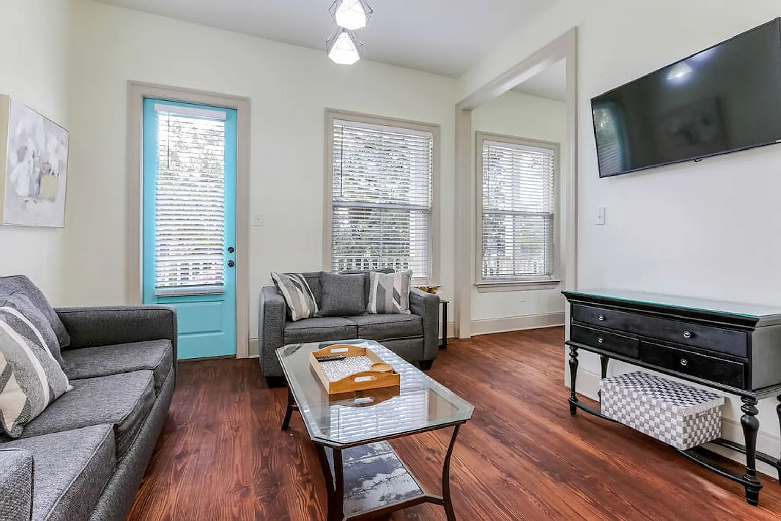 3 bed, 2.0 bath, $2,510 — Photo 1