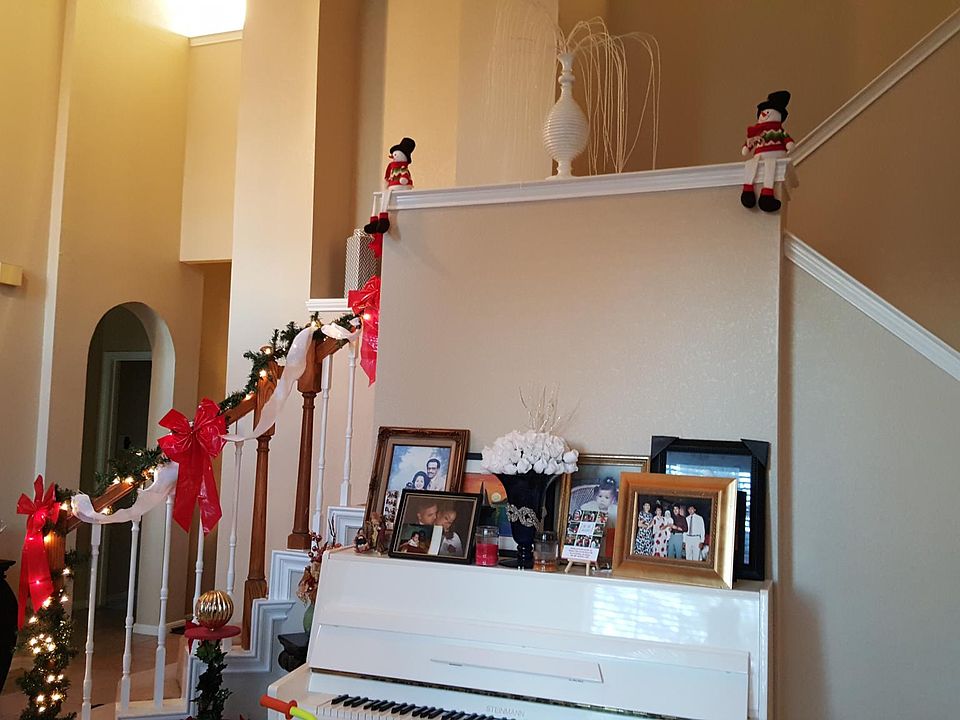 2nd image of 1044 Essex Dr