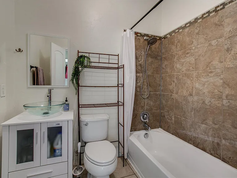 4615 Ribbecke Ave — Photo 8