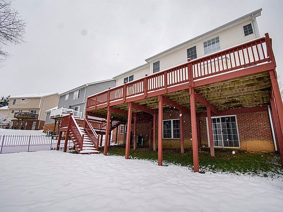 5th image of 217 Mountain Breeze Dr