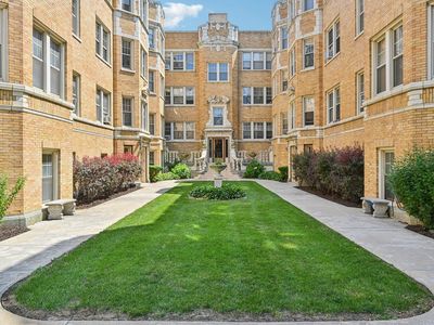 245 W Washington Blvd #2B, Oak Park, IL, 60302