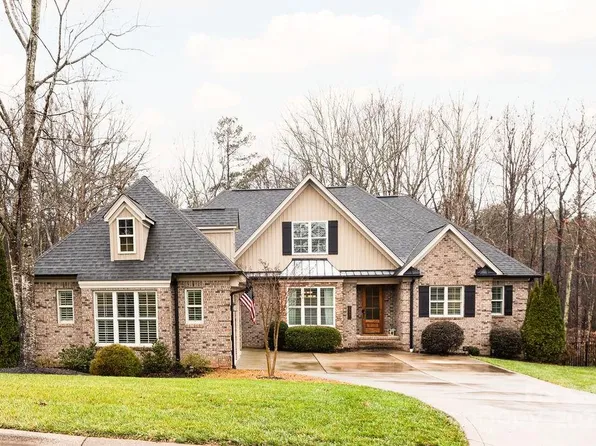 2349 Shiny Leaf Dr, Denver, NC 28037