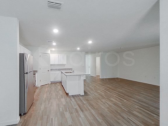 4th image of 4018 E Gator Circle
