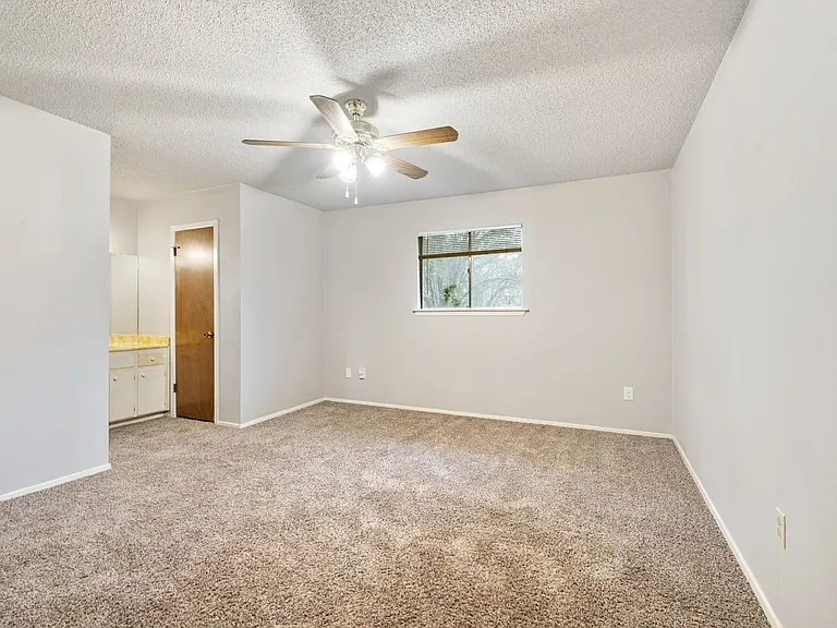 5404 Salem Hill Dr — Photo 12