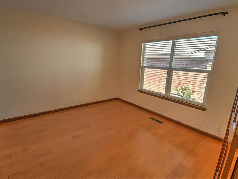 9010 Flushing Meadows Dr NE — Photo 12