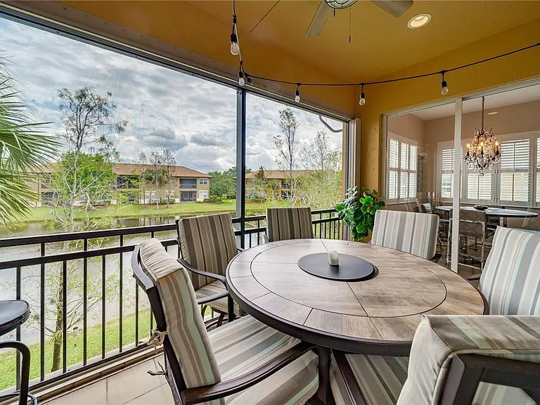 8012 NW 128th Ln — Photo 37