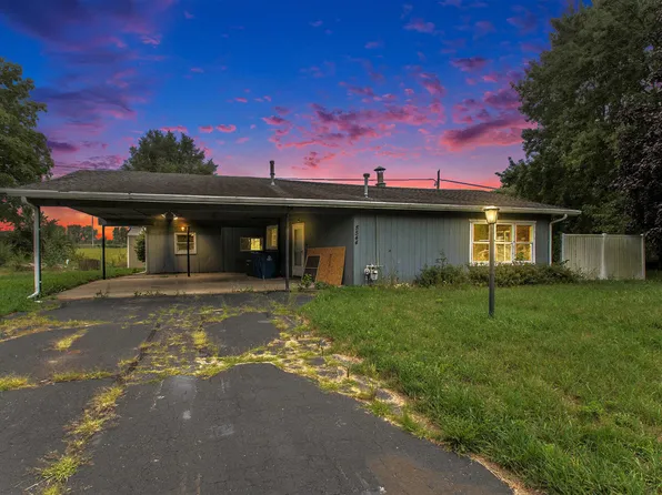 5544 Wendzel Dr, Coloma, MI 49038