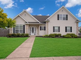 233 Sunset Ct, Amherst, NY 14228