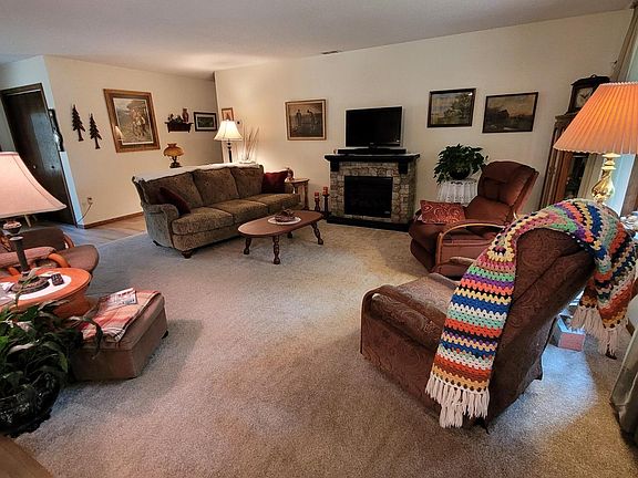 5th image of 110 Birchview Ln