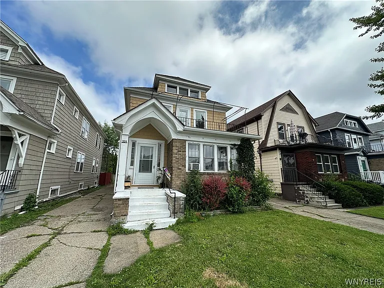 394 Taunton Pl #2 — Photo 2