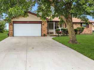 905 S 36th St, Mattoon, IL 61938