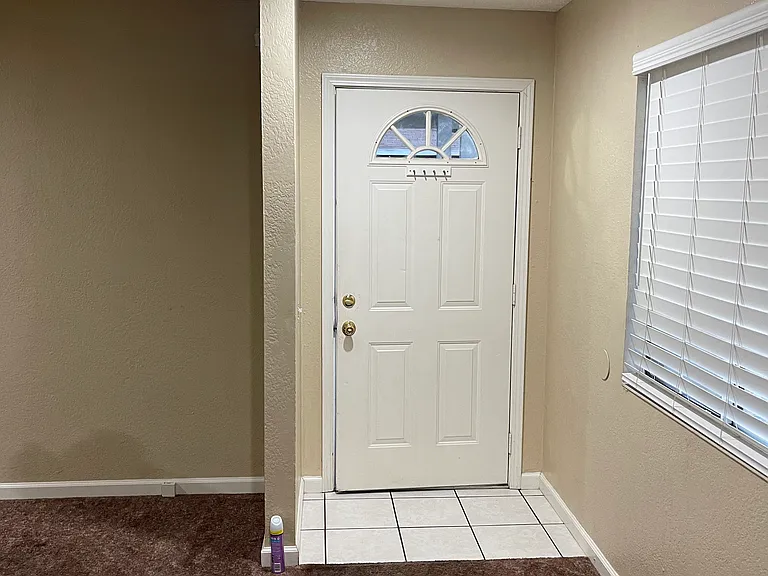 920 Houser Ln — Photo 3