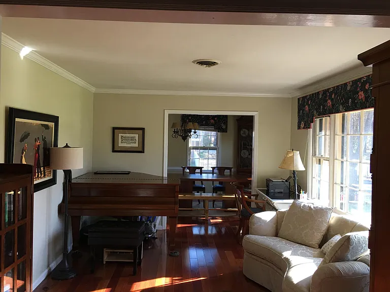 9100 Derbyshire Rd — Photo 15