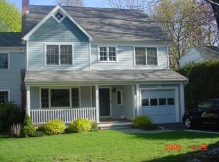 17 Ridgewood Rd, Norwalk, CT 06853