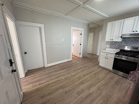 3rd image of 58 Pilling St Unit 2
