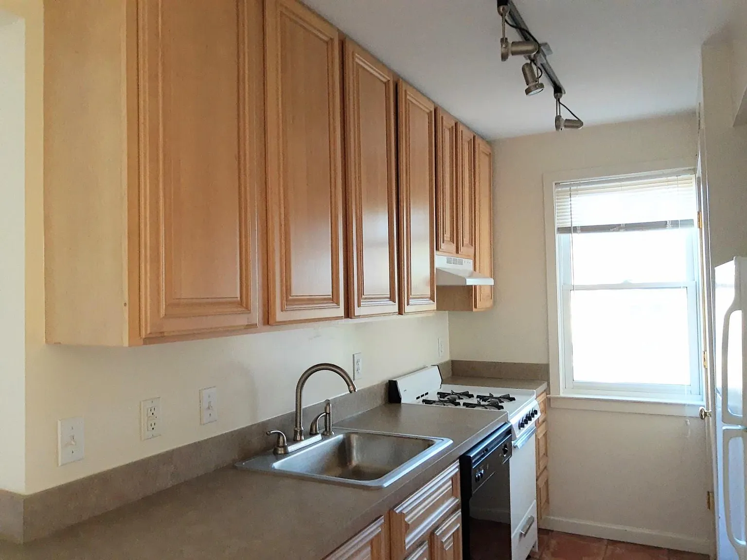 1 bed, 10 sqft, $1,695 — Photo 3