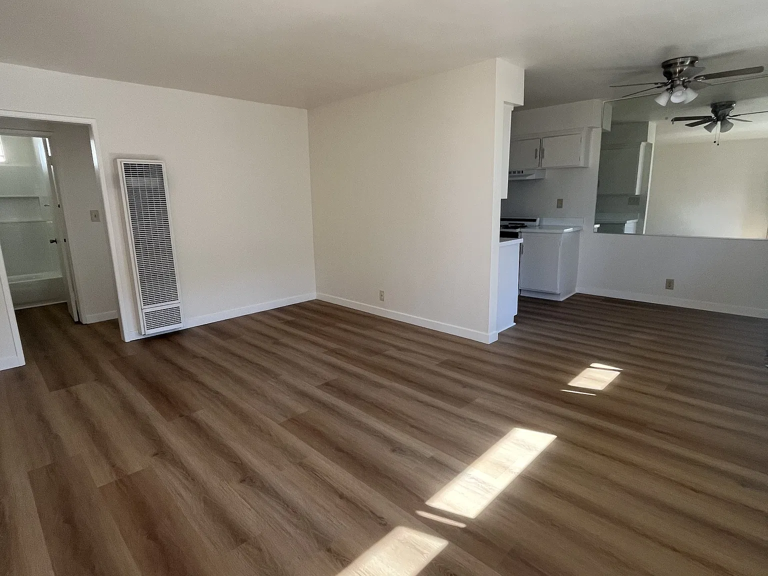 5150 Neptune - F — Photo 2