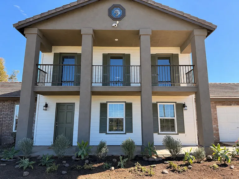 21910 Hansen Ave — Photo 1