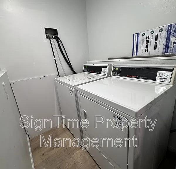 229 N Jonathan St #201 — Photo 8