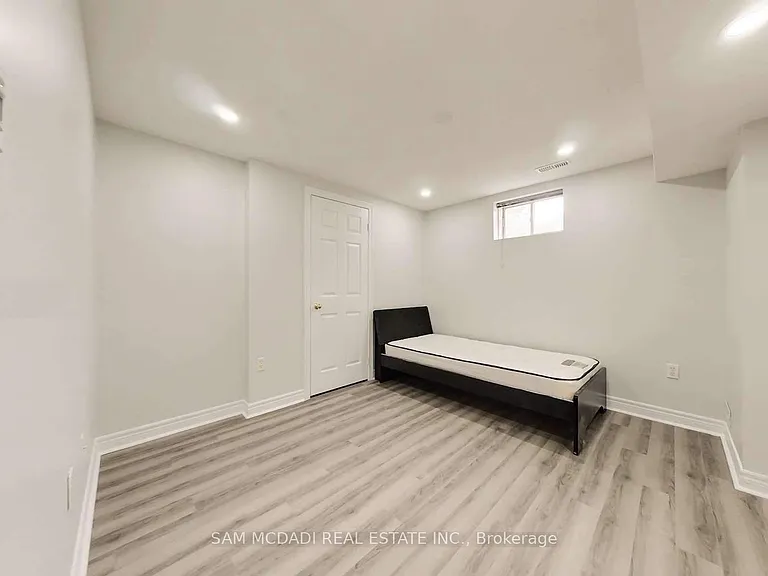 19 Sterritt Dr — Photo 8