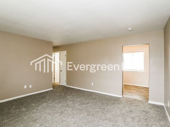 4th image of 2574 Belhaven Dr