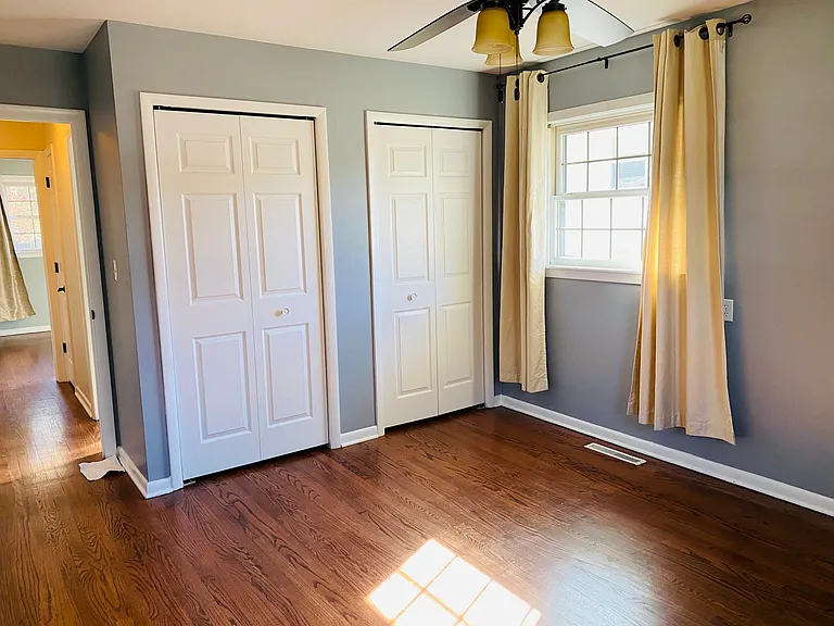 8837 Manor Ave — Photo 18