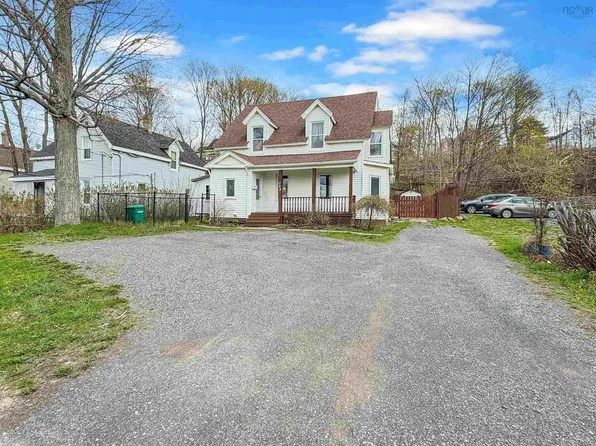 284 N Provost St, New Glasgow, NS B2H 2R3