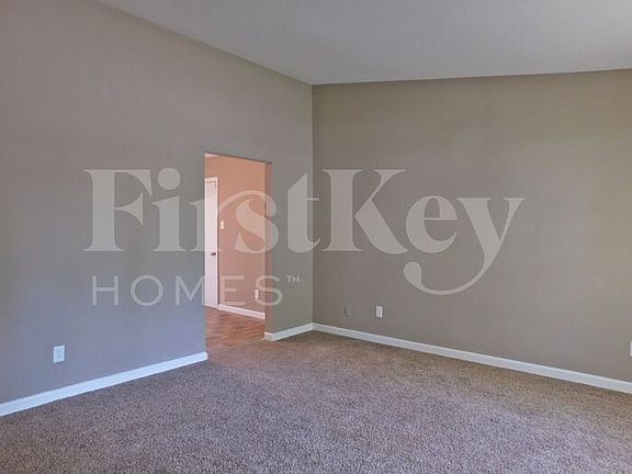 2nd image of 20 Gray Brooke Ln