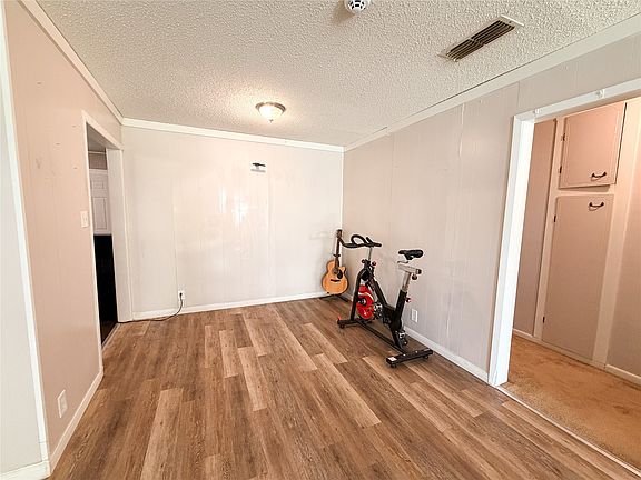 4th image of 1002 N Avenue H