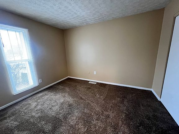 4th image of 5570 Maple Canyon Ave #1