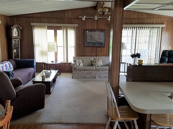 LARGE OPEN FLOORPLAN