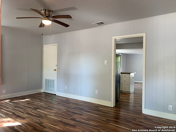 3rd image of 1617 Thorain Blvd