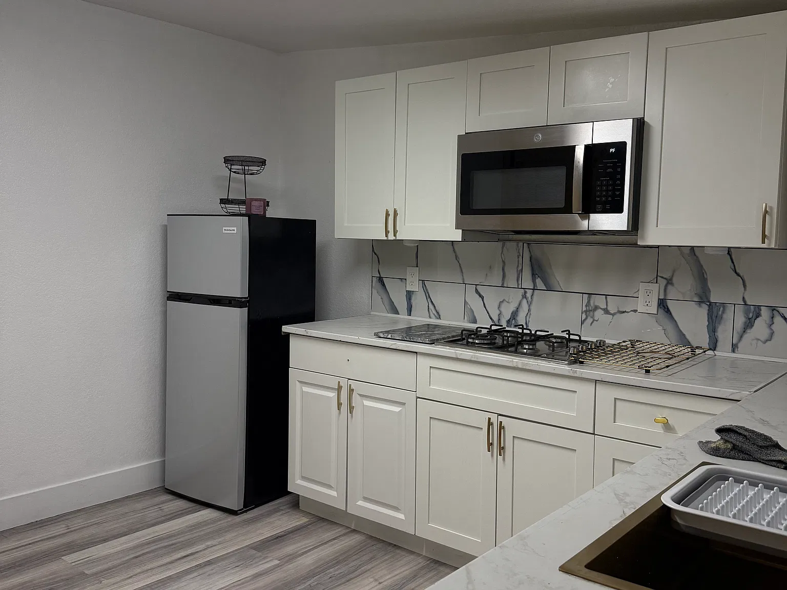1 bed, 700 sqft, $1,100 — Photo 2