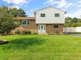 51 Nadel Dr, Riverhead, NY 11901