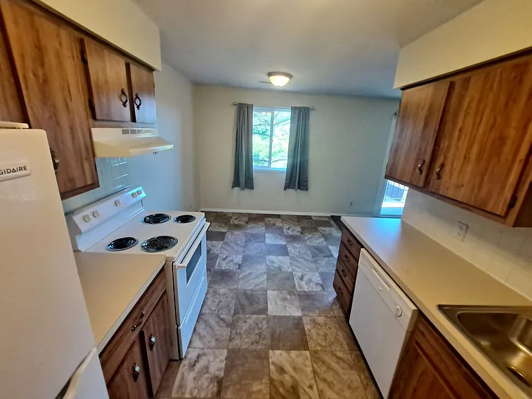 2796 Willow Dr #5 — Photo 8