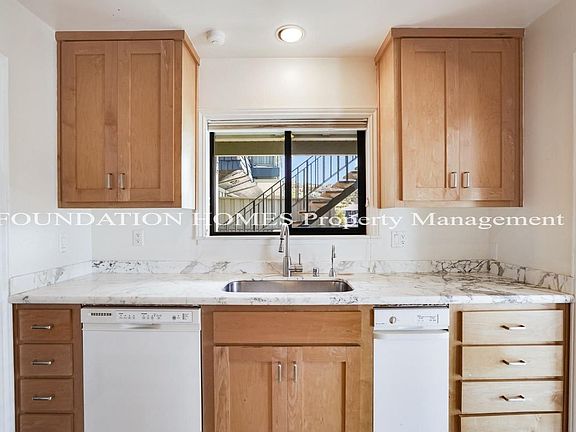 5th image of 4 Greenwood Ct Unit D