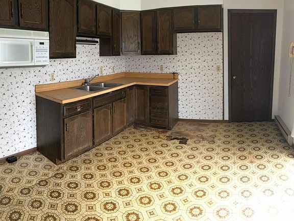 2nd image of 1046 Linda Ln